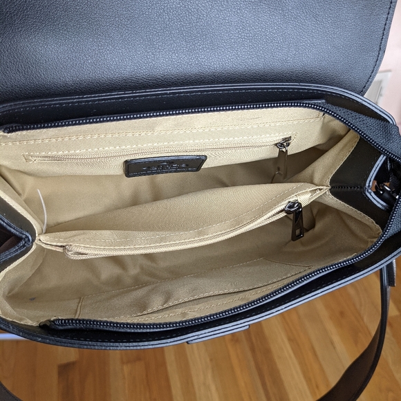 Gunas New York Emily Vegan Leather Crossbody/Clutch Handbag (like new) - Picture 9 of 11